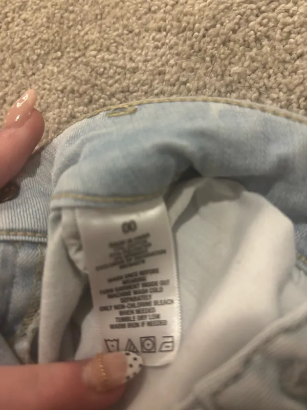 Aeropostale Jean Shorts High-Rise Midi Ripped light wash - Image 4