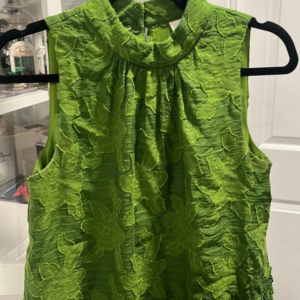 ANTHROPOLOGIE (Maeve) Savannah Peplum Textured Floral Blouse, Green, Size 4 - Image 4