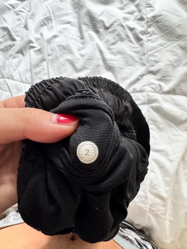 Black Hotty Hot Shorts Lululemon 2.5" - Image 3