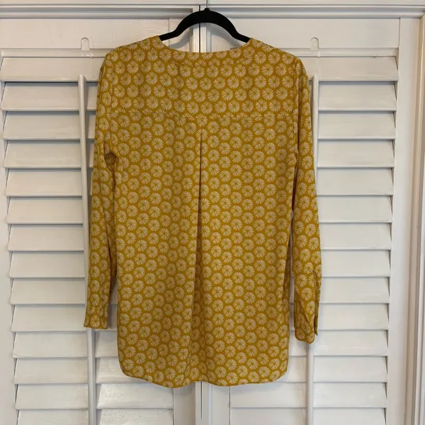 Banana Republic Gold Floral Blouse Size‎ Small - Image 2