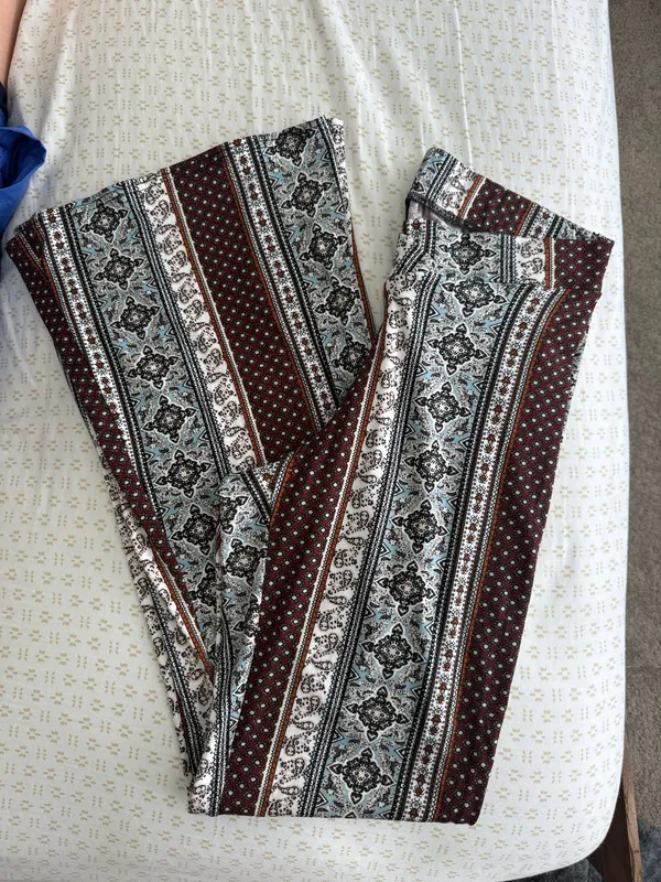 Windsor Paisley Knit Flare Pants - Image 3