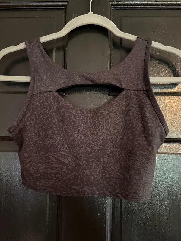 Lululemon Everlux Cut-Out Train Bra - Image 3