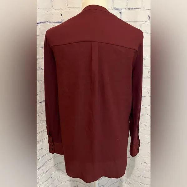 Loft Ann Taylor burgundy shirt with button cuff sleeves size medium - Image 4