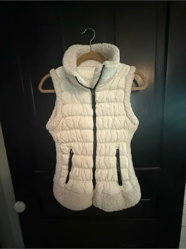 Calvin Klein Cream Quilted Faux-Shearling Puffer Vest - Image 3