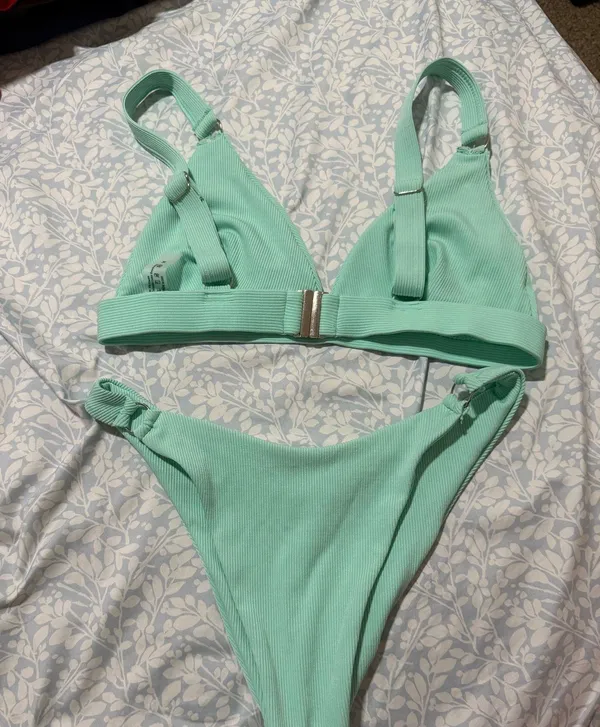 Amazon Bikini - Image 2