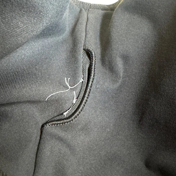 Fabletics Onyx Smudge V Neck Strappy Back M Support Sports Bra L‎ Diamond Dye - Image 7