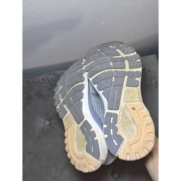 Brooks Women's Light Gray and Pale Peach Running Sneakers - Image 4