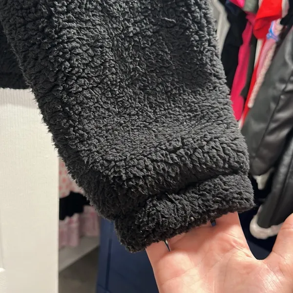 Francesca‘s Black Sherpa jacket size large - Image 6