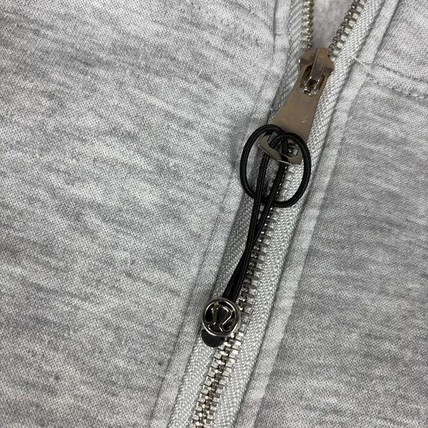 Lululemon Scuba Hoodie Womens Small Gray Full Zip Cropped Fleece Thumbholes - Image 3