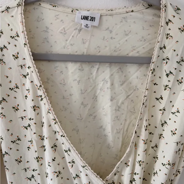 Lane 201 Pastel Yellow Floral Print Wrap Long Sleeve V-neck Bodysuit size medium - Image 4