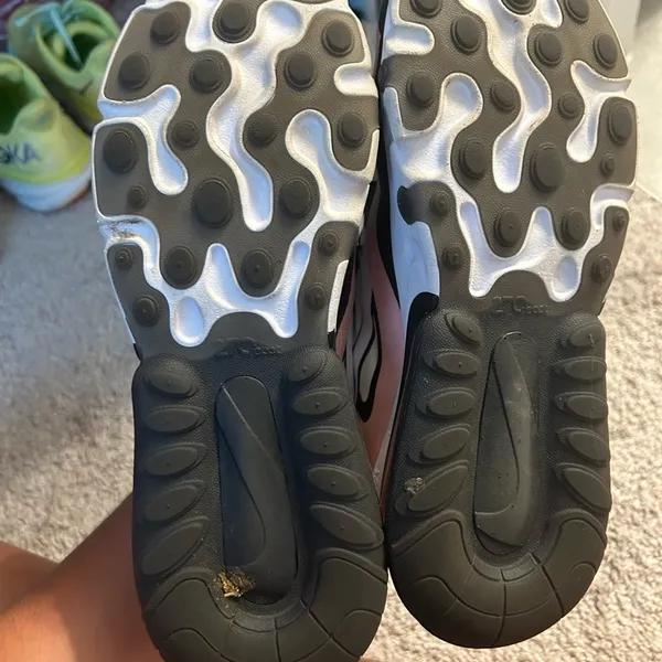 Nike 270 react bleached coral - Image 5