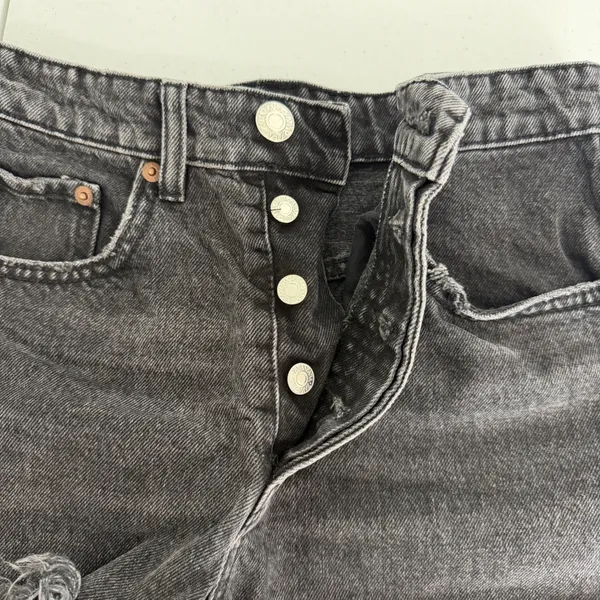 Zara Womens High Waisted Distressed Denim‎ Shorts Black Button Fly Size 2 - Image 4