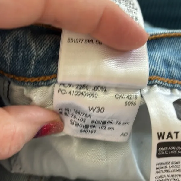 Levi's Premium Wedgie Straight Fit Cheeky Jean Sz 30X27” (10) Crop Med Wash - Image 10