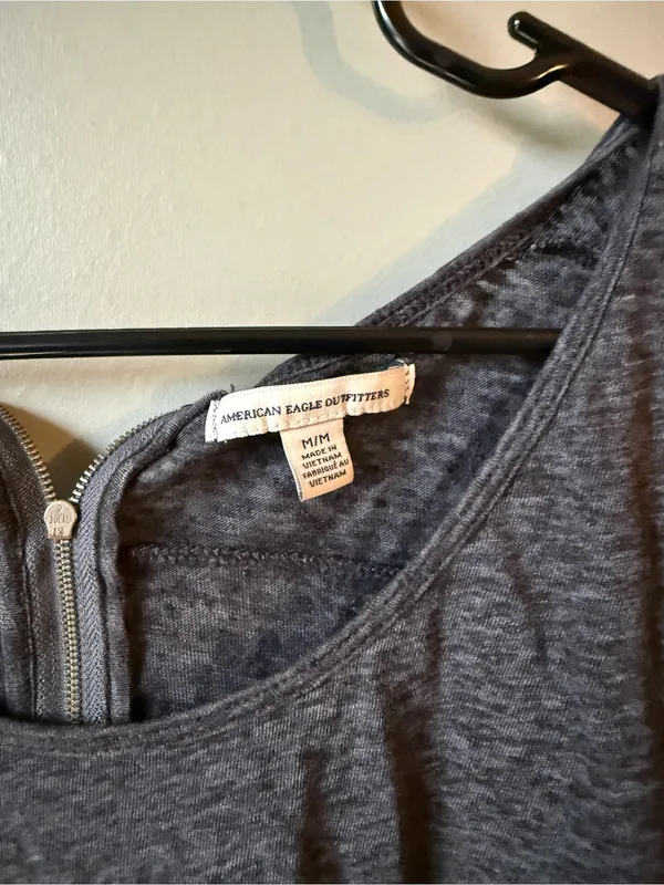 American Eagle Outfitters Charcoal Gray Scoop Neck Top Size Medium - Image 2