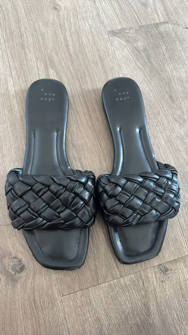 Black sandals Size 9.5 - Image 3