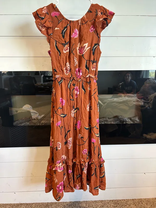 Universal Threads Rust and Pink Floral Midi Dress w/ pockets - Image 3