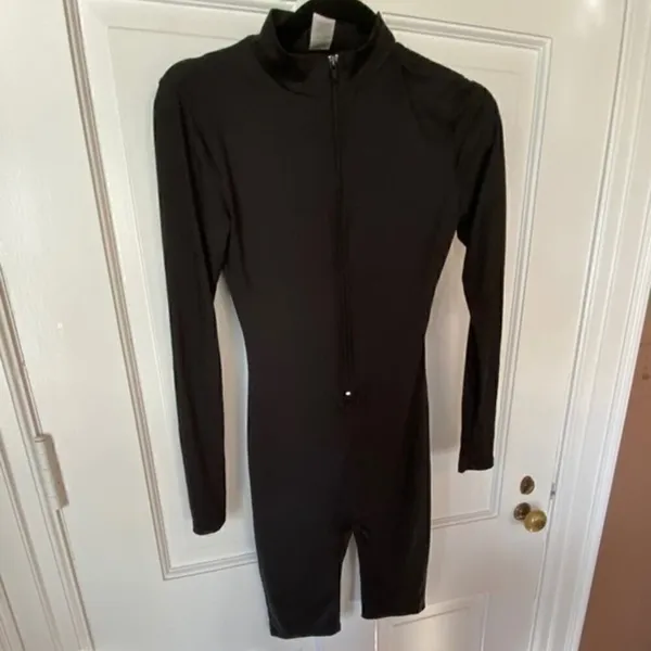 K Mock Neck Front‎ Zip Thigh Length Black Bodysuit - Image 3