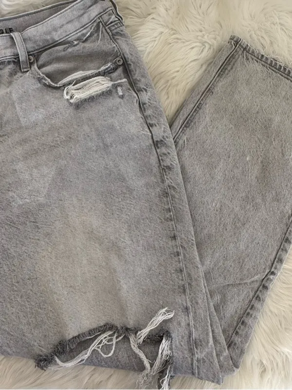American Eagle 90s Straight Jeans Gray Distressed High Rise Size 14 - Image 6