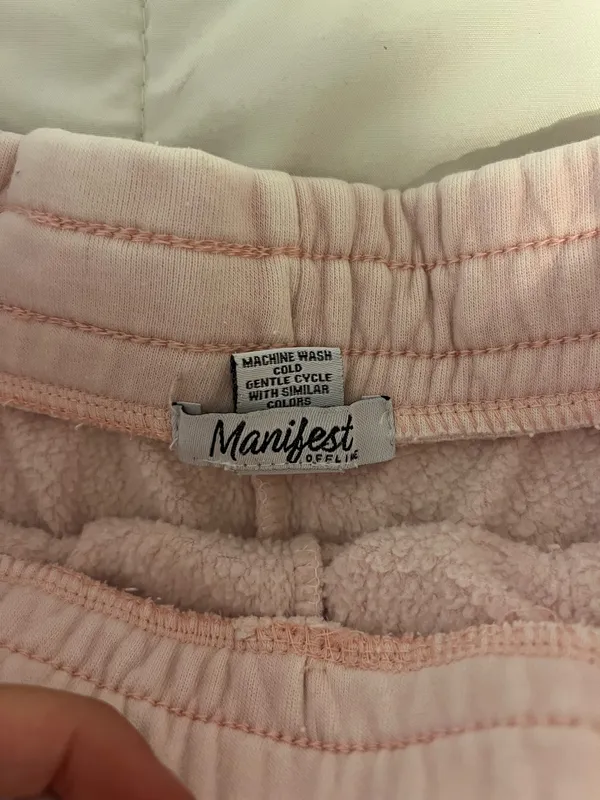 Light pink sweatshorts - Image 2