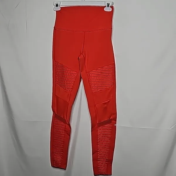 Alo yoga high rise workout moto leggings red cherry sz Medium - Image 3
