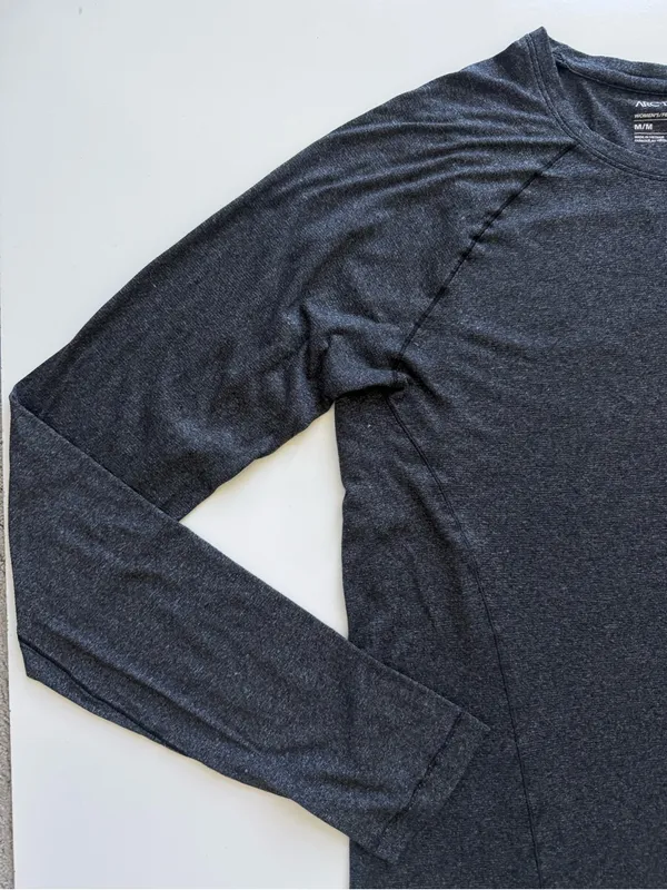 Arc’teryx Tolu Long Sleeved Top Size Medium - Heather Gray 2020 - Image 2