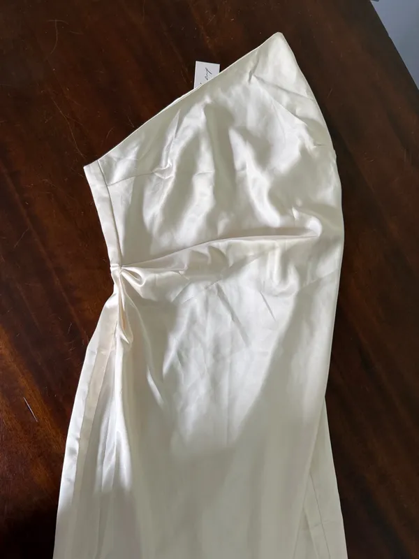 Women’s one shoulder petal and pup white dress nwt - Image 3