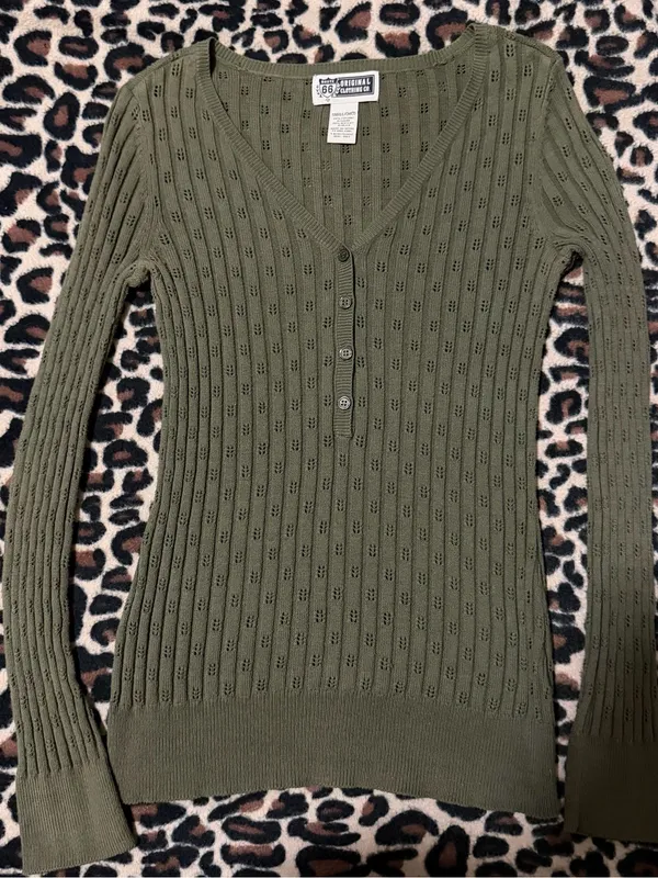 2000s vintage style dark forest green diamond like pattern long sleeve henley - Image 4