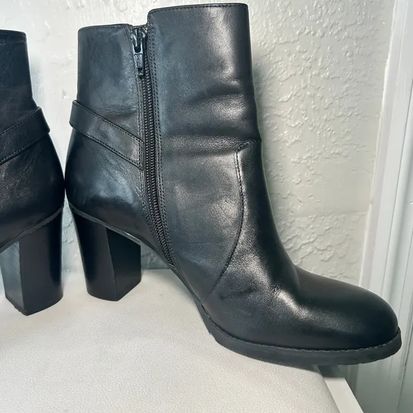 Lauren‎ Ralph Lauren Cabrey 7.5B Black Leather Ankle Boots Block Heel Zip Buckle - Image 8