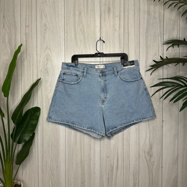 NWT Abercrombie & Fitch Plus Size Curve Love High Rise The 4” Mom Short 34/18 - Image 3