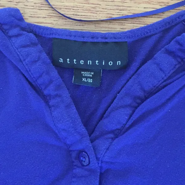 Attention blue top - Image 2