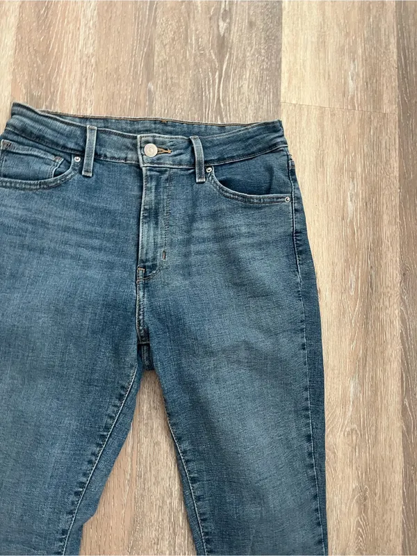 Levi’s High Rise Skinny Stretch Jeans Women’s W30 L28 Medium Wash Denim - Image 6