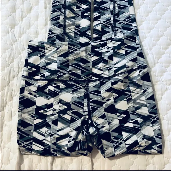 Victoria’s Secret Sport Leggings - Image 4