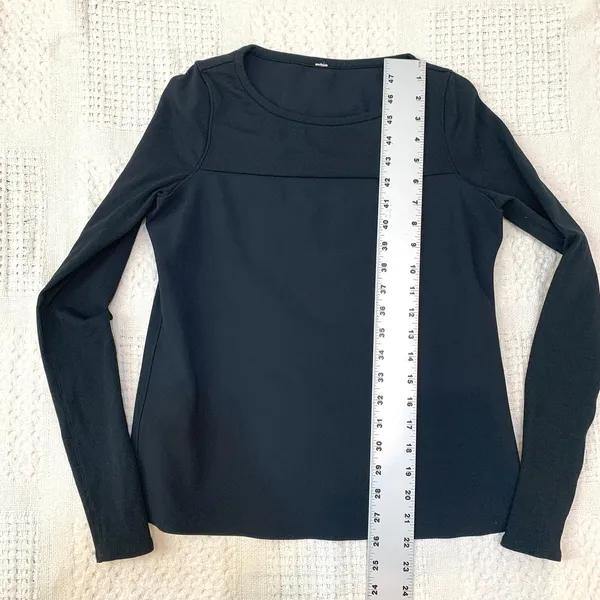 Lululemon Out Of This World active athletic top TLS1 3425 - Image 2