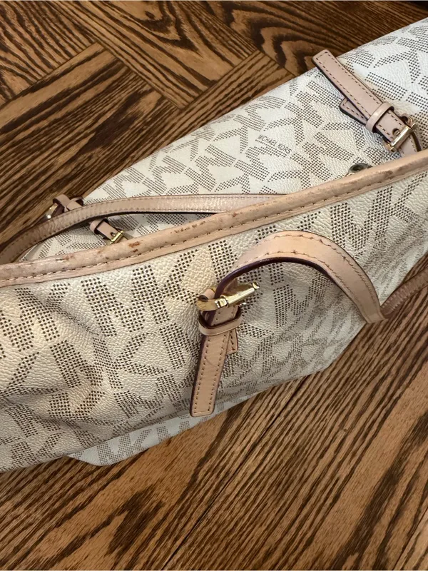 Michael Kors Vanilla Jet Set Travel Signature MK Tote Bag - Image 4