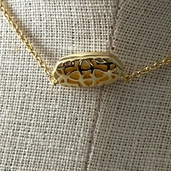 Kendra Scott Elisa Gold Pendant Necklace in Ivory Mother-of-Pearl New - Image 4