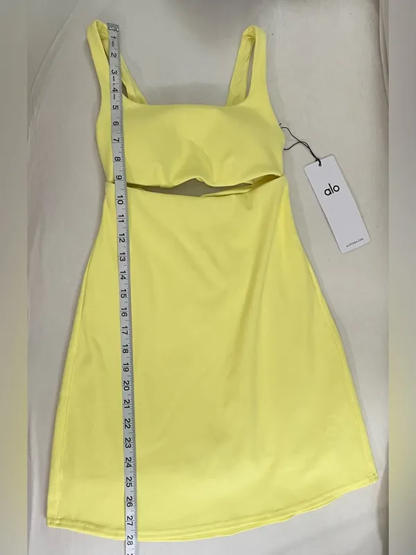 Alo Yoga NWT Slice Tennis in Sunshine Yellow Shorts Underneath Size XS - Image 9