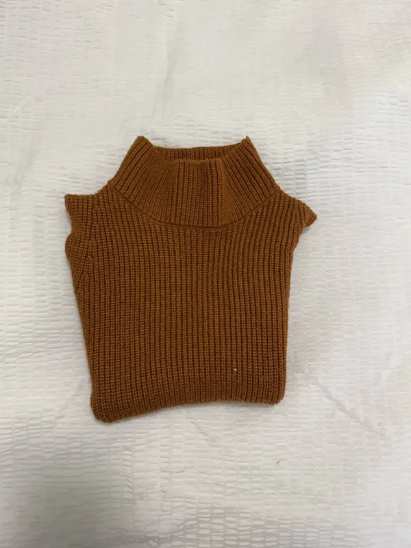 Pants store sweater vest - Image 3