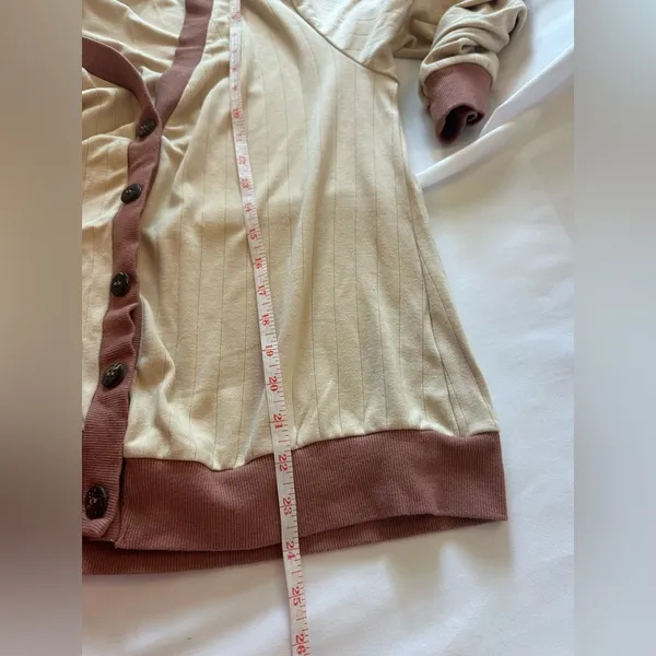 listicle cardigan Women’s size large two-tone ribbed cardigan - Image 5