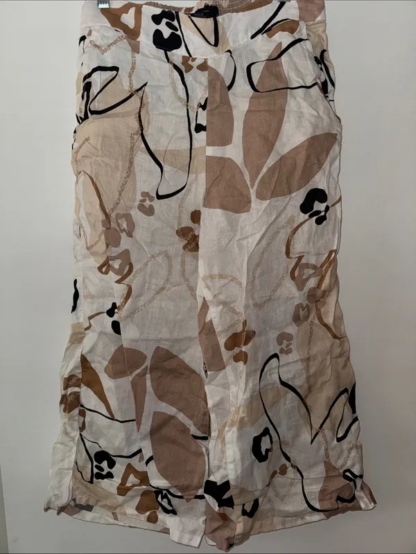 Tahari Neutral Abstract Print Midi Pants - White & Tan - Image 4