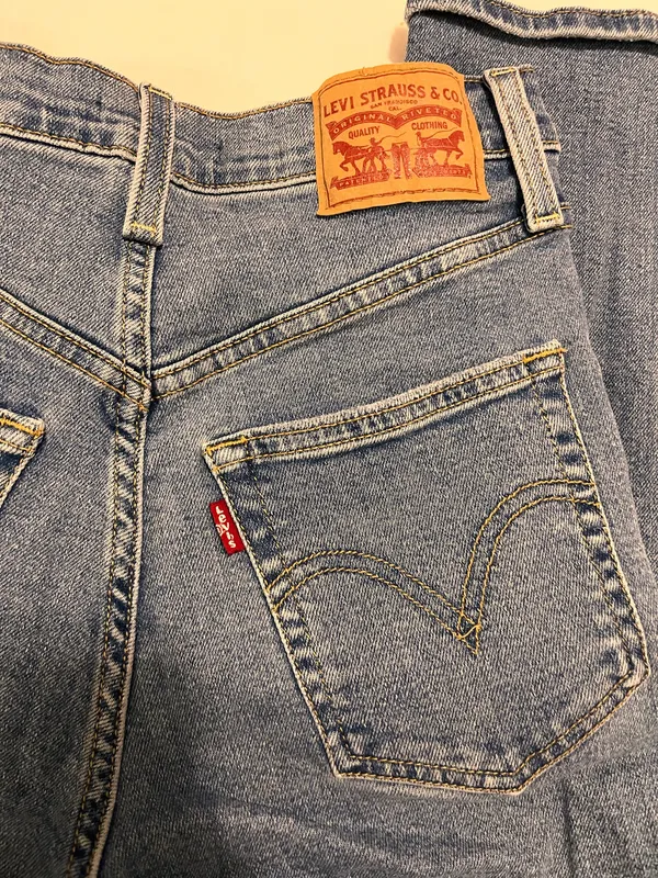 Levi’s Jeans Straight High-Rise Women’s - Image 4
