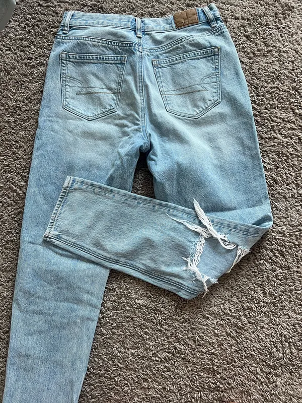 American Eagle Jeans - Image 3