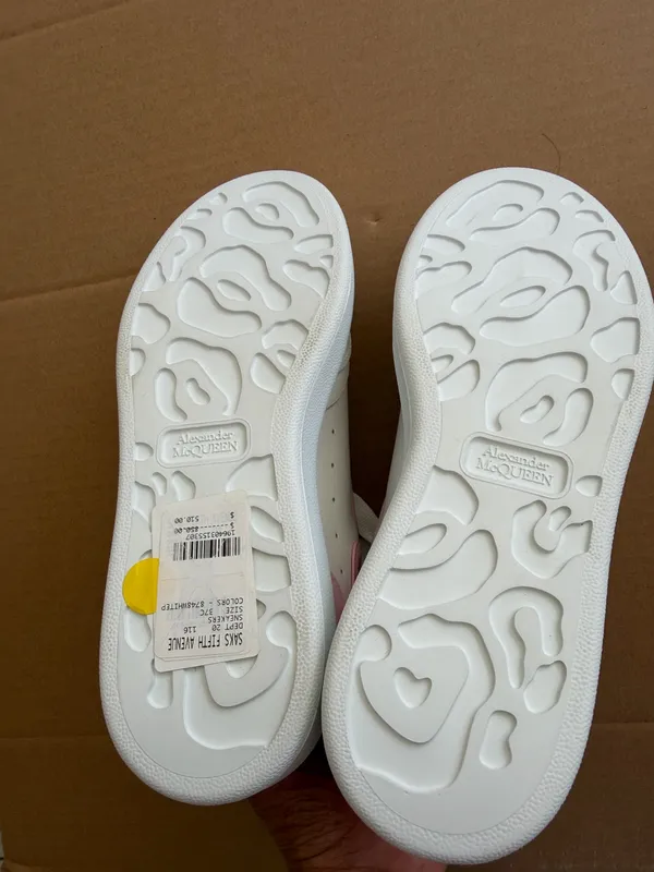 Alexander McQueen Sneakers Oversized - Image 5