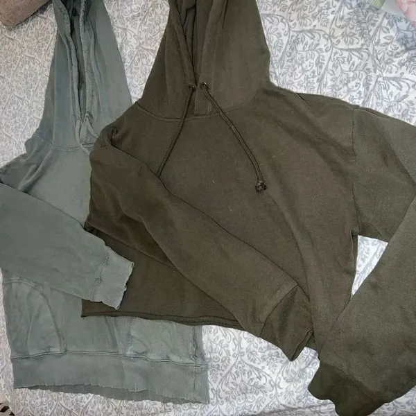 Sage green sweat shirt cropped hoodie bundle set size S - Image 6