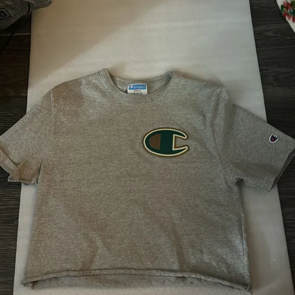 Champion Gray Cropped Rolled Hem T-shirt S Casual Athleisure Activewear Cozy - Image 3