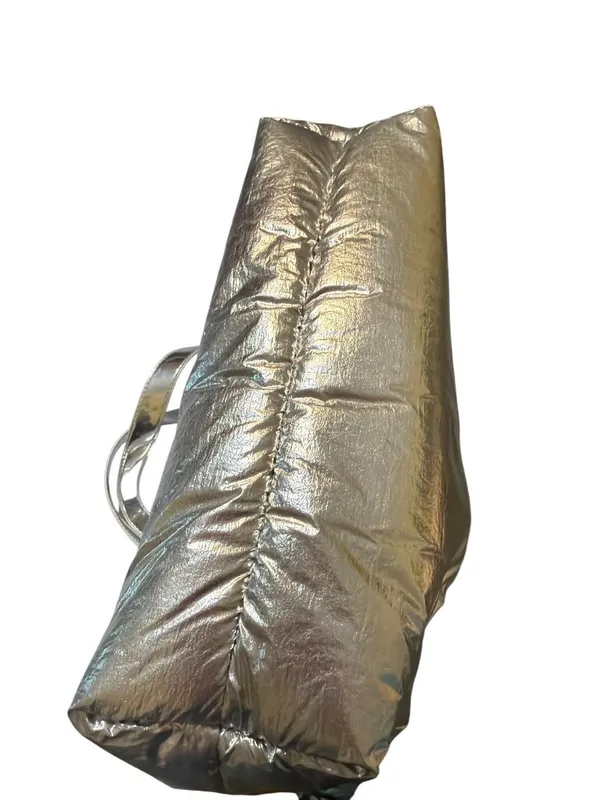 Clinique Silver Metallic Puffer Style Tote Green Interior Snap Closure NWOT - Image 4