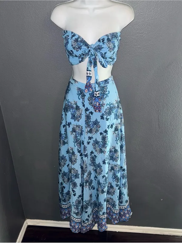 Lulus Women’s Strapless Matching Set Tube Top Bell Pants Blue Jumpsuit Medium - Image 3