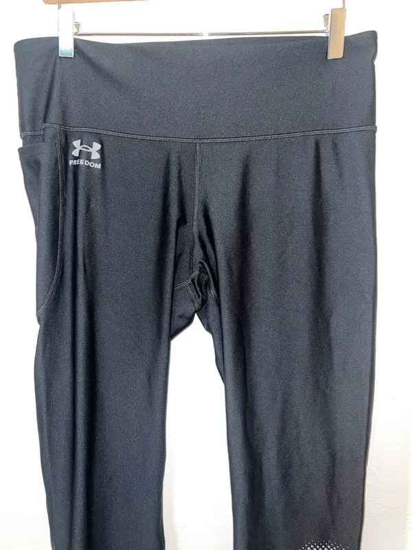 Under Armour Black Capri 24” Leggings with USA Dot Detail - Image 2