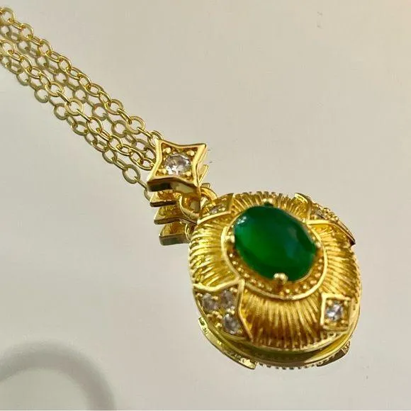 Classic Gold Color Simulation Emerald Pendant Fashion Necklace - Image 2