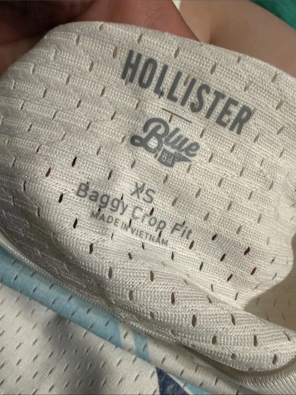 Hollister White Mesh V-Neck Tee with Light Blue Tar Heels Graphic UNC Shirt - Image 2