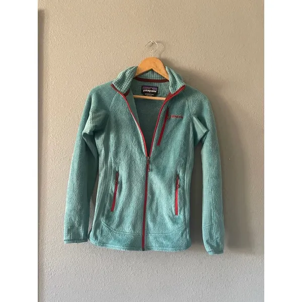 Patagonia Sweater - Image 4